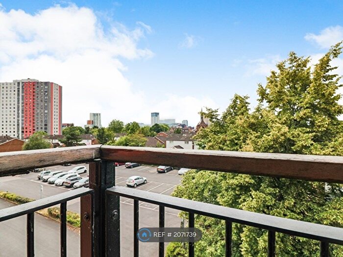 2 Bedroom Flat To Rent In Ordsall Lane, Manchester, M5