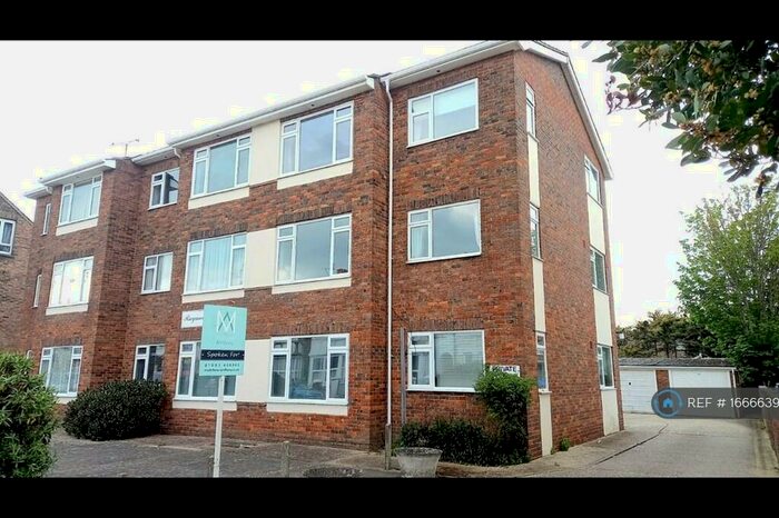 1 Bedroom Flat To Rent In Raymede House, Worthing, BN11