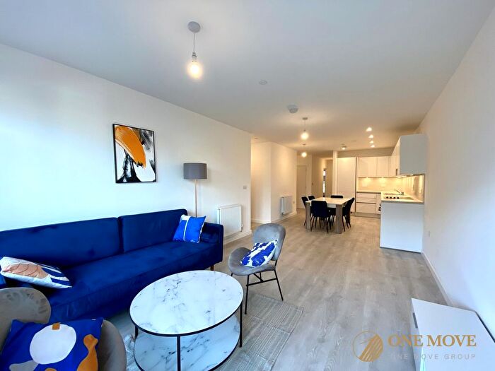 3 Bedroom Flat To Rent In Garraway Apartments East Acton Lane, W3