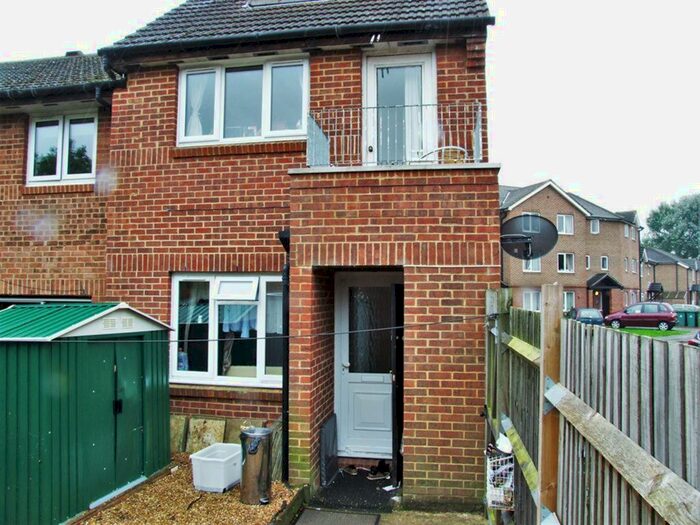 1 Bedroom Ground Maisonette To Rent In Devonshire Road, Carshalton, Surrey, SM5