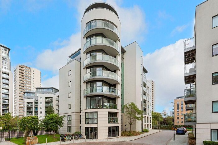 2 Bedroom Flat To Rent In Pump House Crescent, London, TW8