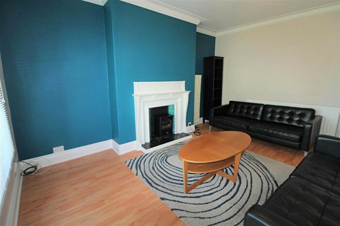 2 Bedroom Apartment To Rent In Apt, , Street Lane, Leeds, LS8