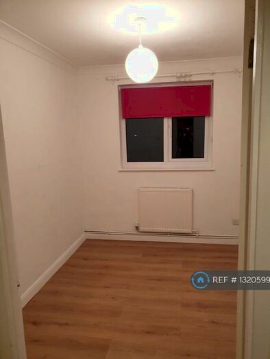 2 Bedroom Flat To Rent In Basildon, Basildon, SS13