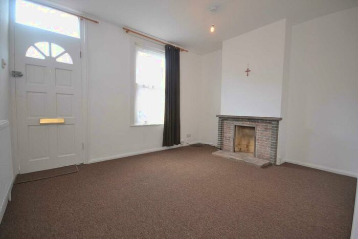 2 Bedroom Terraced House To Rent In Foxhill Road, Reading, RG1