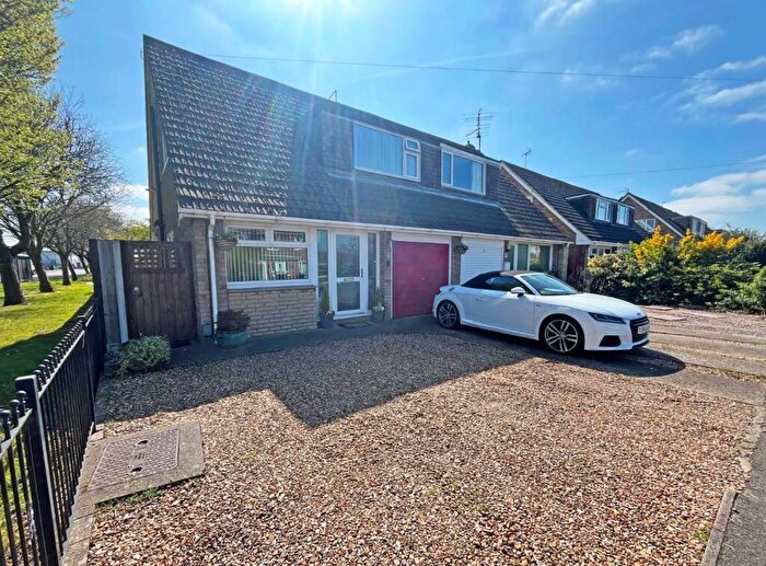 3 Bedroom Semi-Detached House For Sale In Oakleigh Drive, Orton Longueville, Peterborough, PE2