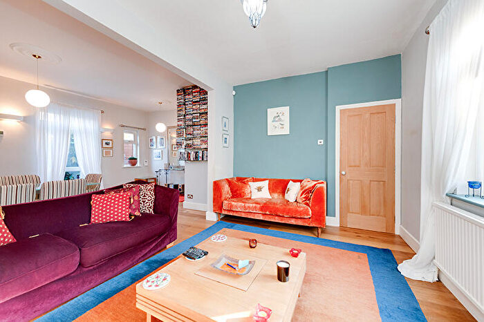 3 Bedroom House For Sale In Brent Terrace, Cricklewood, NW2