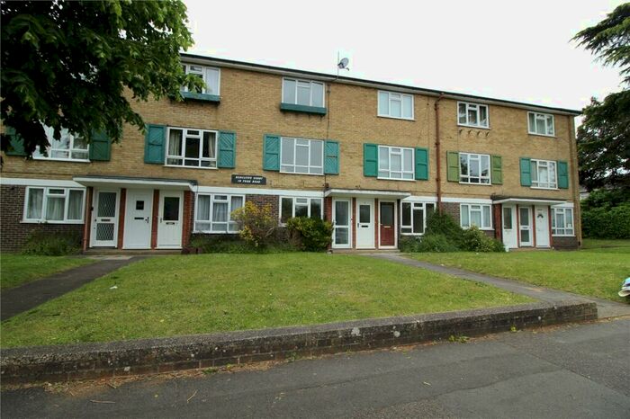2 Bedroom Flat To Rent In York Road, Cheam, Sutton, SM2
