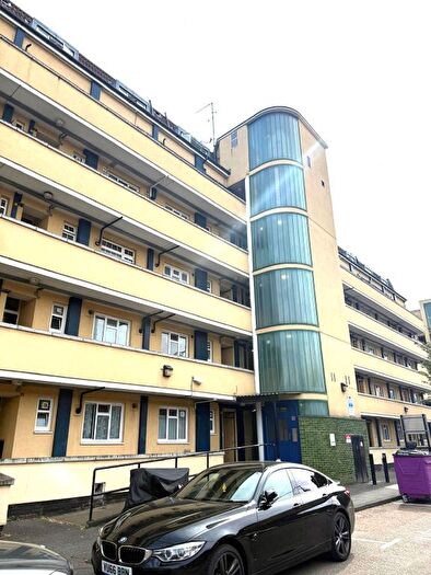 3 Bedroom Flat To Rent In Cornwall Street, Shadwell, E1