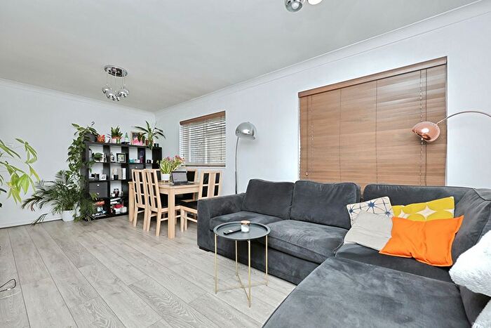 2 Bedroom Flat For Sale In Sleaford Green, Norwich, Norfolk, NR3