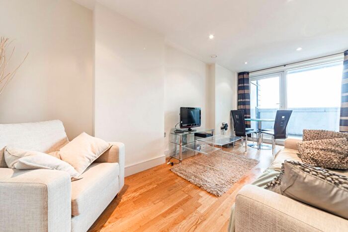1 Bedroom Flat To Rent In Wharfside Point South, London, E14