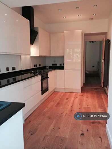 2 Bedroom Flat To Rent In Arlow Road, London, N21