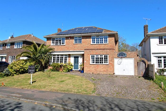 4 Bedroom Detached House For Sale In Harison Road, Seaford, BN25