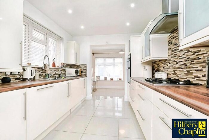 3 Bedroom Semi Detached House For Sale In South End Road, Hornchurch, RM12