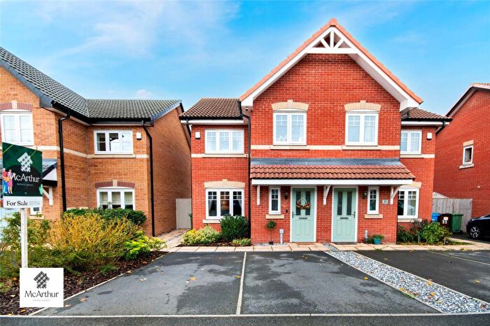 3 Bedroom Semi-Detached House For Sale In Moorgreen Way, Harworth And Bircotes, Doncaster, South Yorkshire, DN11