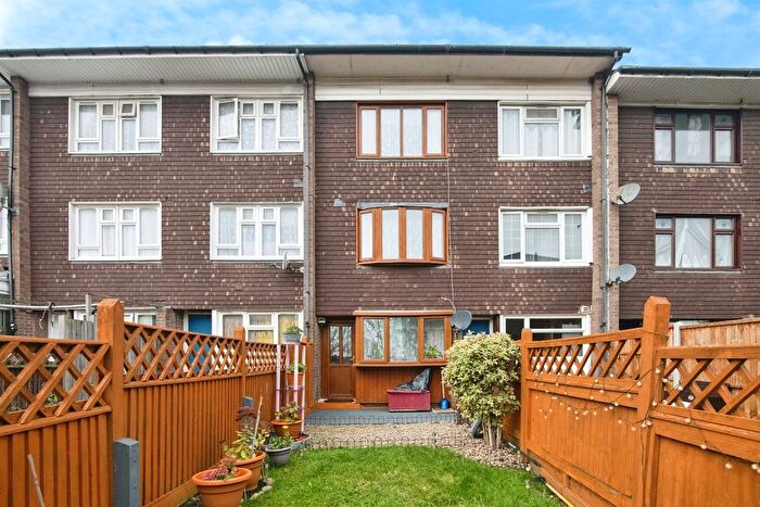 3 Bedroom Terraced House For Sale In Rosedale Avenue, Smethwick, B66