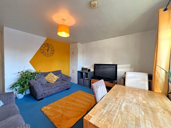 2 Bedroom Flat To Rent In Frewin Court, Harrow On The Hill, HA1