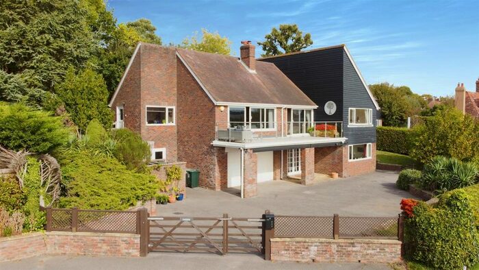 4 Bedroom Detached House For Sale In Lossenham Lane, Newenden, Cranbrook, TN18