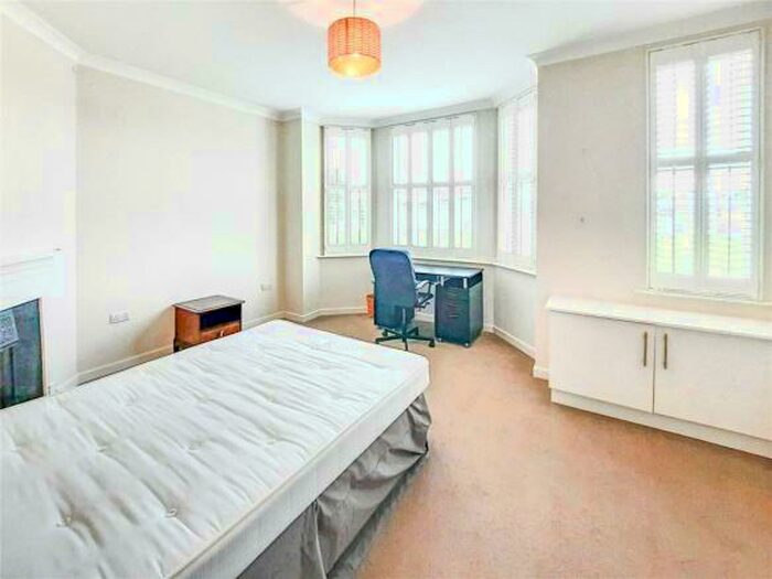 4 Bedroom Flat To Rent In Platt Lane, Manchester, M14