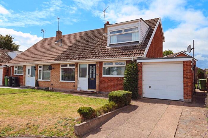 3 Bedroom Semi-Detached Bungalow For Sale In Monmouth Road, Wrexham, LL12