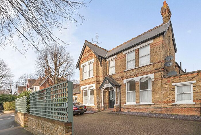 2 Bedroom Flat To Rent In Gordon Road, Ealing Broadway, London, W5