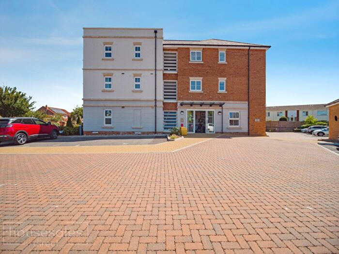 2 Bedroom Flat For Sale In Casterbridge Court, London Road, Dorchester, DT1