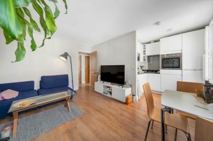 2 Bedroom Flat To Rent In York Street, Marylebone, London, W1U