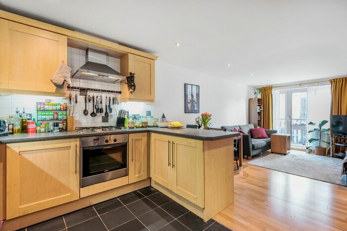 2 Bedroom Flat To Rent In John Ruskin Street, London, SE5