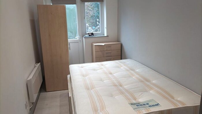 Studio To Rent In Suncote Avenue, Dunstable, LU6