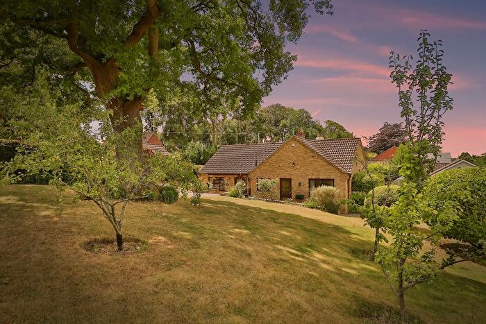 2 Bedroom Detached Bungalow For Sale In Drayton High Road, Drayton, Norwich, NR8