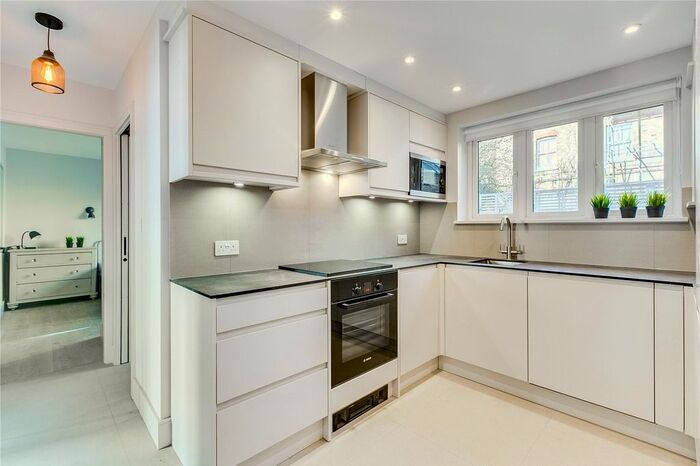 2 Bedroom Flat To Rent In Colehill Lane, Fulham, SW6