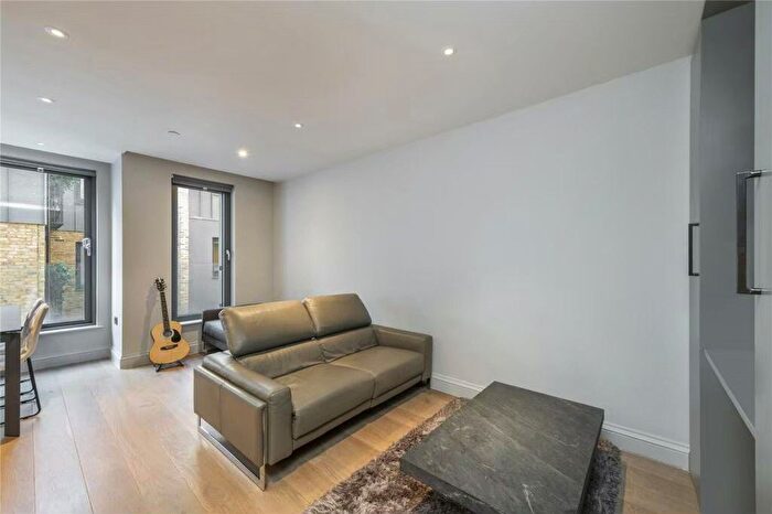 2 Bedroom Flat To Rent In The Lincolns, Gray's Inn Road, City, WC1X