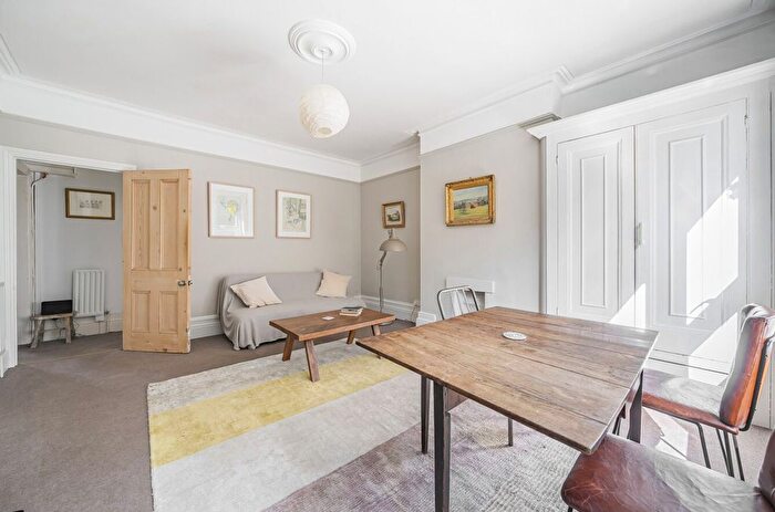 2 Bedroom Flat For Sale In Queensthorpe Road, Sydenham, SE26