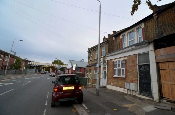 Terraced House To Rent In Capworth Street, London, E10