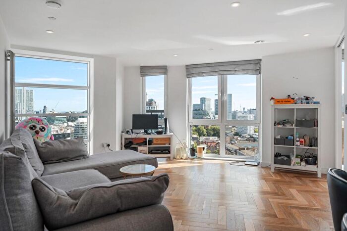 2 Bedroom Apartment To Rent In Eagle Point, City Road, London, EC1V