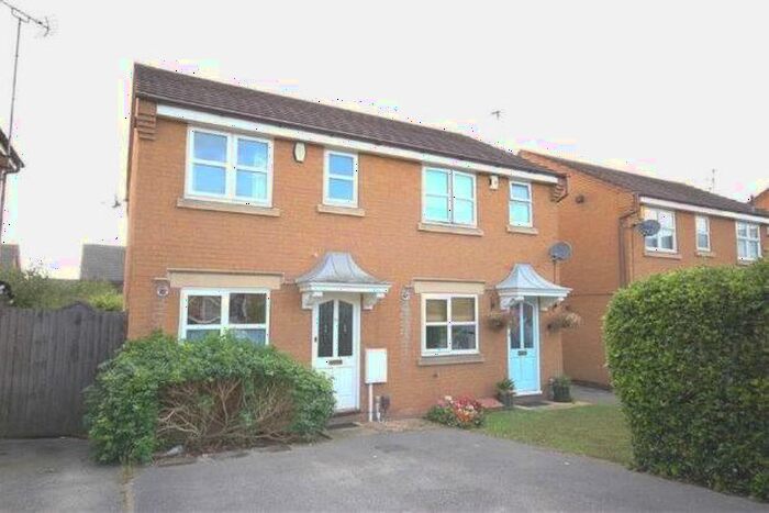 2 Bedroom Property To Rent In Oxendale Close, Nottingham, NG2
