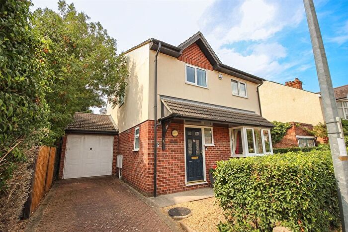 4 Bedroom Detached House For Sale In Harvey Road, Bedford, Bedfordshire, MK41