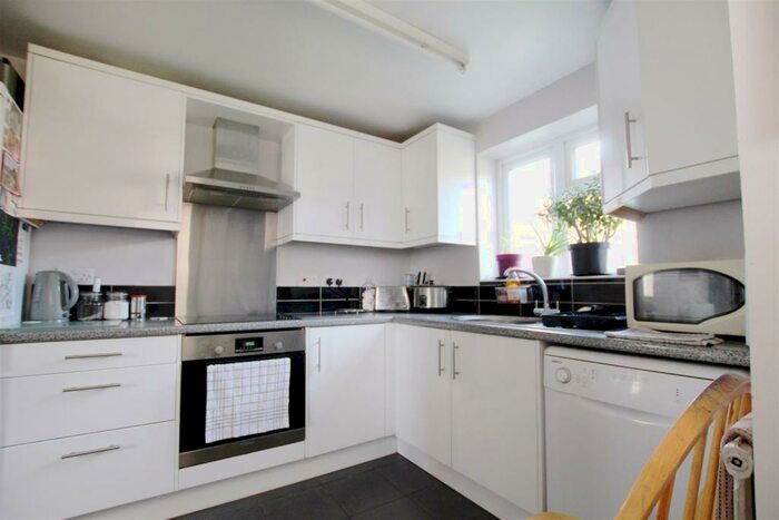 3 Bedroom End Of Terrace House To Rent In Lees Street, Irthlingborough, NN9