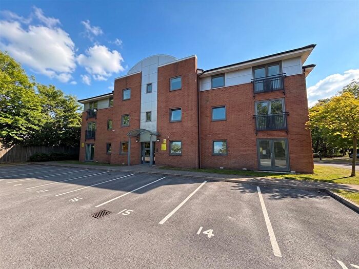 2 Bedroom Flat For Sale In Carrington Lane, Sale, M33