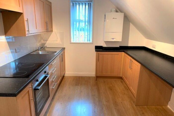 1 Bedroom Flat To Rent In A Whiffens Avenue, Chatham, ME4