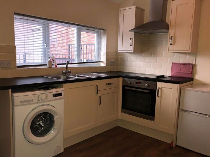 Flat To Rent In High Street, Erdington, Birmingham, B23