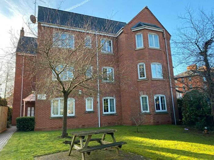 2 Bedroom Apartment To Rent In Fiennes Court, Banbury, OX16