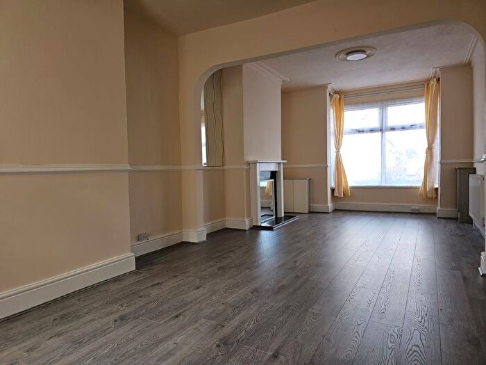 3 Bedroom Terraced House To Rent In Salisbury Road, B70
