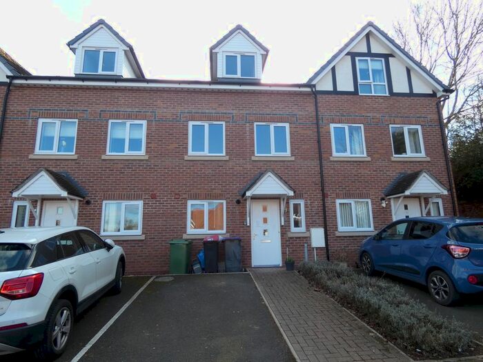 3 Bedroom Town House To Rent In Stretton Court, Wrekin Road, Wellington, TF1
