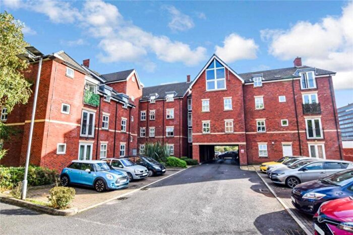 2 Bedroom Flat To Rent In Clarendon Place, Eccles, M30