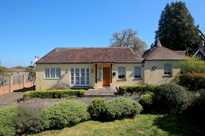 3 Bedroom Bungalow To Rent In Gracious Lane, Sevenoaks TN13