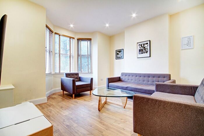 5 Bedroom Terraced House To Rent In Booth Avenue, Manchester, M14