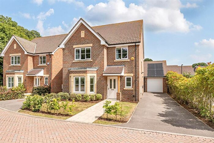 4 Bedroom House For Sale In Burney Place, Sarisbury Green, SO31