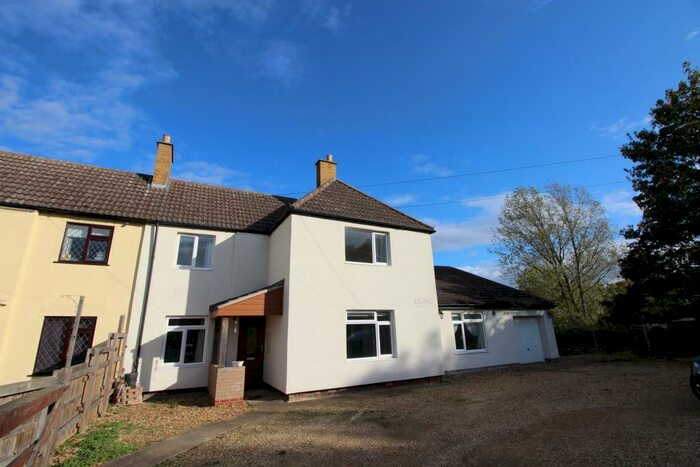 3 Bedroom Semi-Detached House To Rent In Upwood Road, Huntingdon, PE28