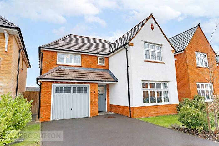 4 Bedroom Detached House For Sale In Celandine Close, Moorside, Oldham, OL4