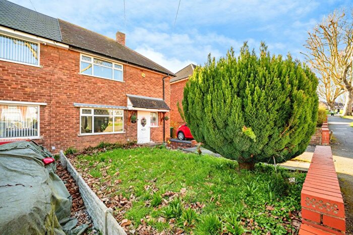 2 Bedroom Semi Detached House For Sale In Hamstead Road, Birmingham, B43